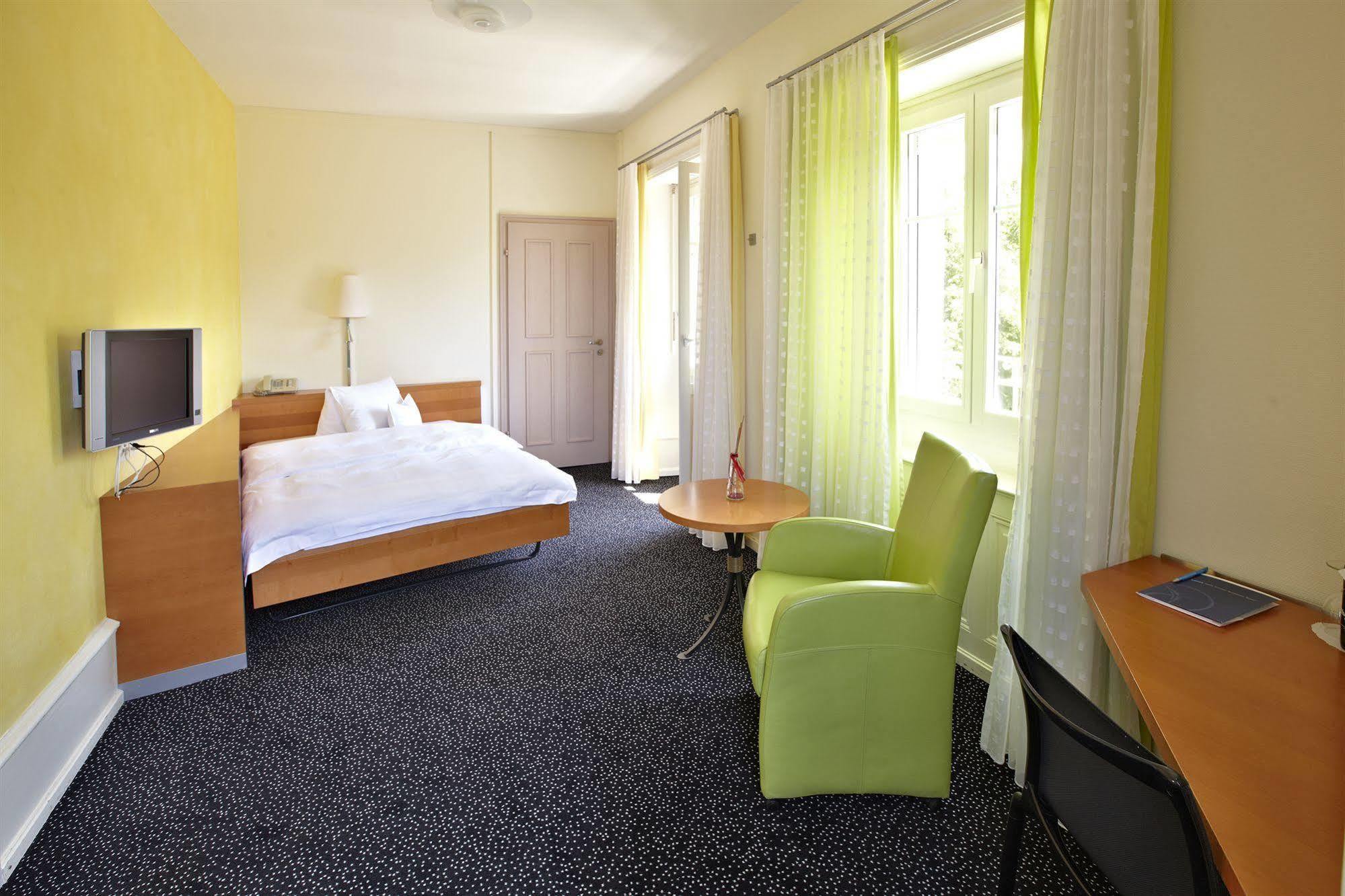Hotel Schuetzen رينفلدن المظهر الخارجي الصورة